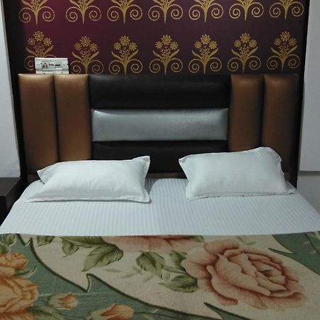Hotel Euro International New Delhi Buitenkant foto